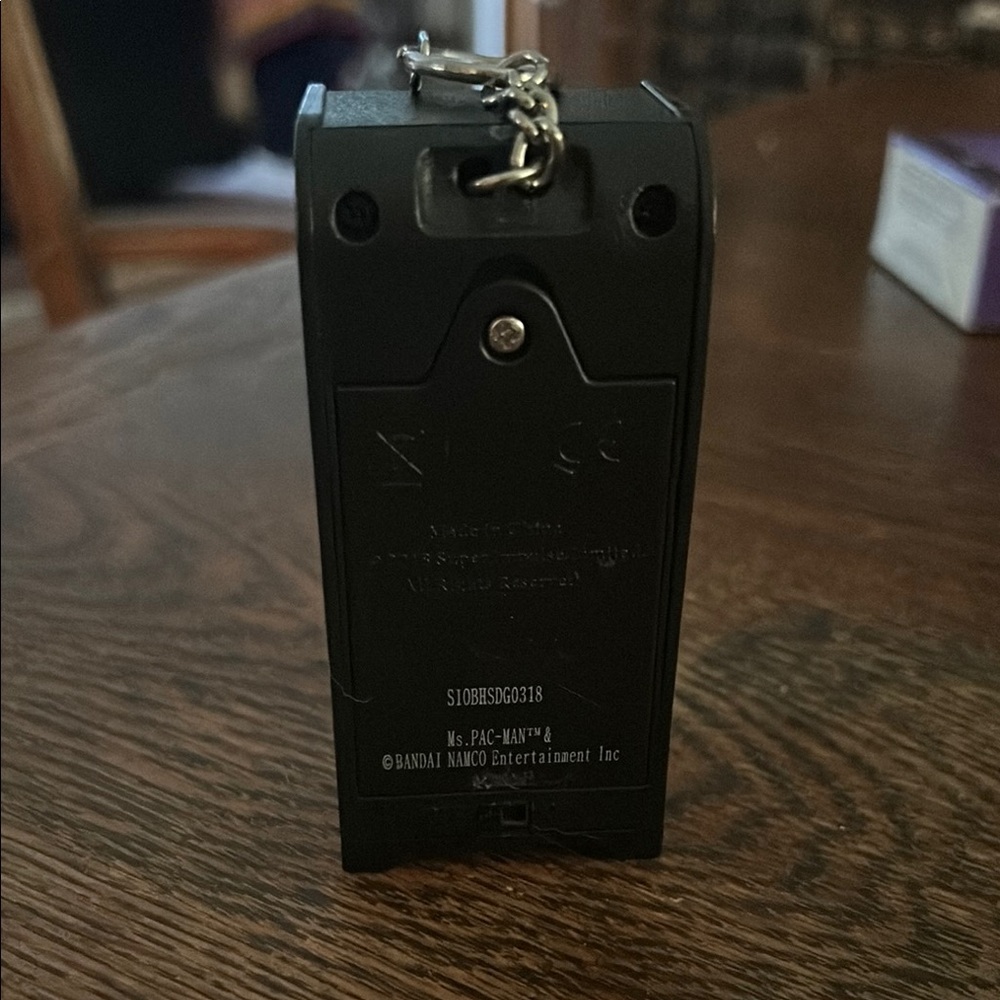 Ms Pac-Man Mini Arcade Console Keychain - Picture 5 of 10